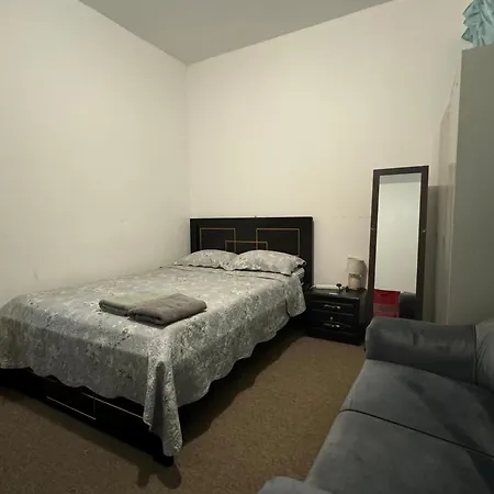 Double Room With Shared Bathroom - No Parking Space Abu Dhabi Exterior photo